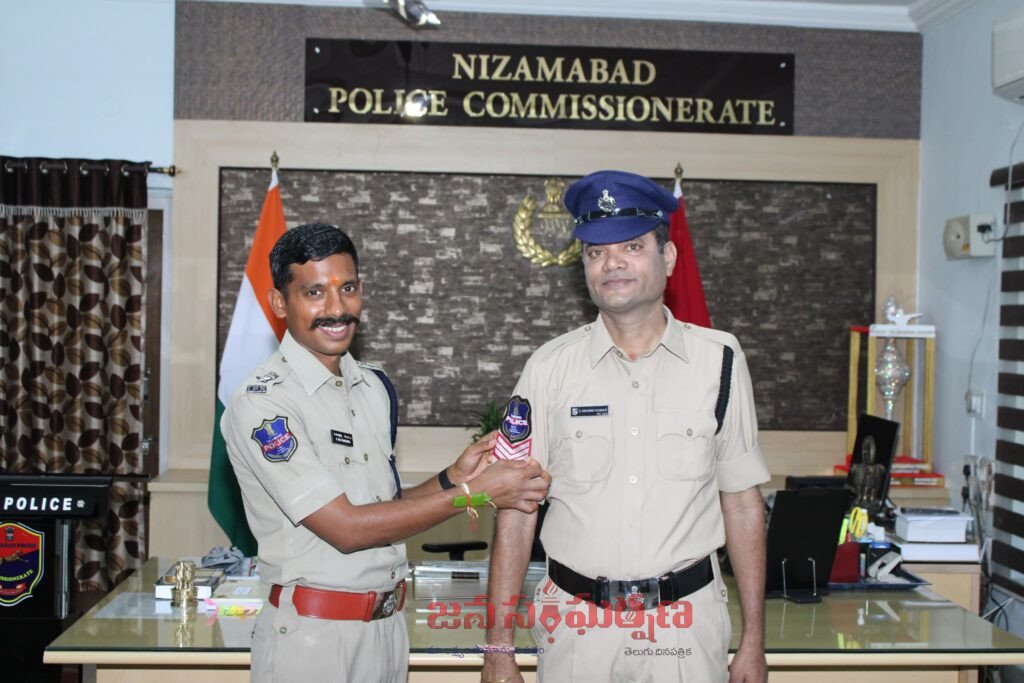 జిల్లాలోముగ్గురు కానిస్టేబుల్ లు హెడ్ కానిస్టేబుల్ గా ప్రమోషన్