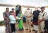 పోలీస్ అమరవీరల పిల్లల చదువుల ఫీజు కోసం చెక్కు పంపిణీ