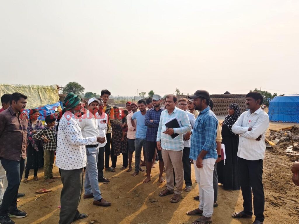 ఇటుక బట్టీల కార్మికుల సందర్శించిన బోధన్ సబ్ కలెక్టర్