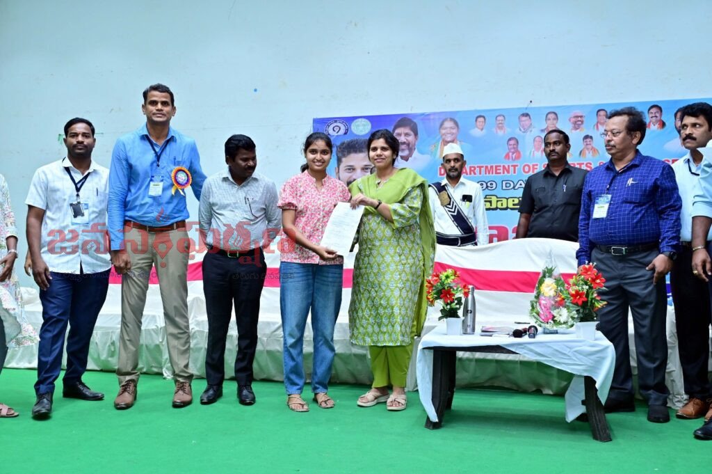 మెగా జాబ్ మేళాకు విశేష స్పందన