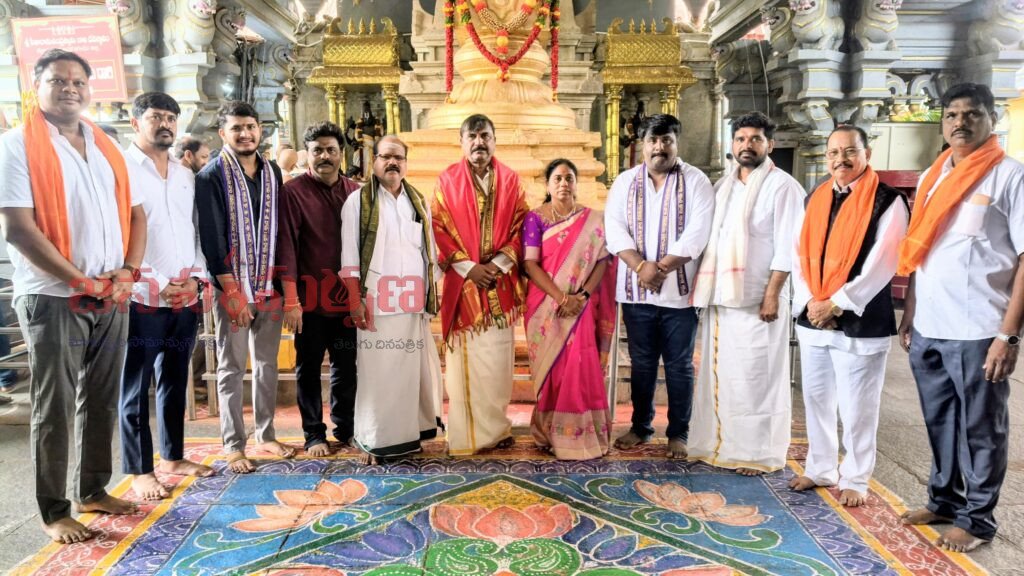 భద్రాద్రి రామయ్యను దర్శించుకున్న బీజేపీ పట్టభద్రుల ఎమ్మెల్సీ చిన్నమైల్ అంజి రెడ్డి