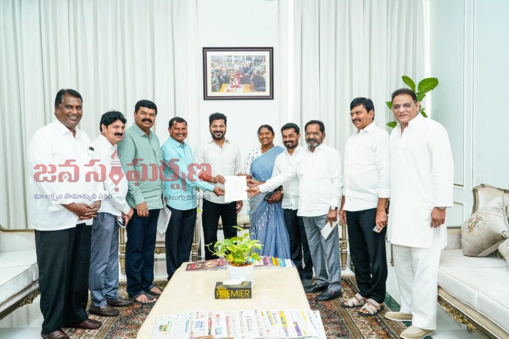 సీఎం రేవంత్ రెడ్డిని కలసిన మంత్రి సీతక్క, గిరిజన ఎమ్మెల్యేల బృందం