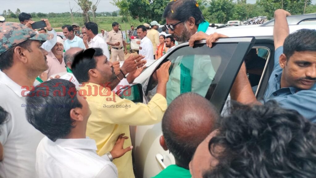 సింగరేణి ఓసీ, విజయలక్ష్మినగర్ సమస్యలపై ఉప ముఖ్యమంత్రి భట్టి విక్రమార్కకు వినతిపత్రం