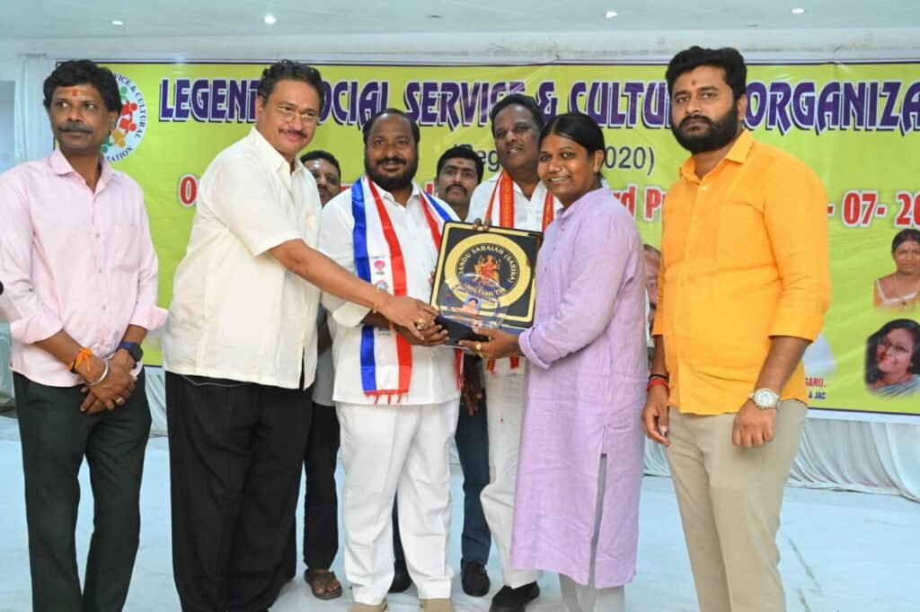 సామాజిక సేవా రంగానికి దక్కిన గౌరవం: కౌన్సిలర్ దండు సారయ్యకు “బెస్ట్ సోషల్ సర్వీస్ నంది అవార్డ్”