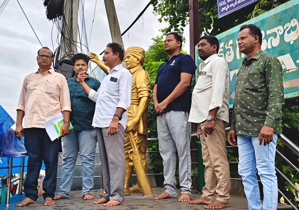 భద్రాచలంలో ప్రపంచ ఆదివాసీ దినోత్సవ ఏర్పాట్ల పరిశీలన