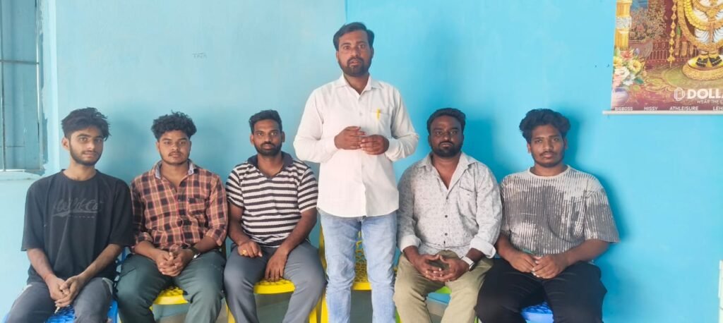 విద్యాసంస్థల్లో వేడుకల పేరుతో లక్షల వసూళ్లు.. ఇల్లందు ఎంఈఓ దృష్టికి తీసుకెళ్లిన TNSF