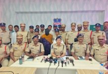 సీరియల్ హత్యలతో వణుకు పుట్టించిన కిలాడి లేడి చాకలి రజిత