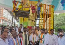 రాజీవ్ జయంతి.. కాంగ్రెస్ శ్రేణుల ఘన నివాళి