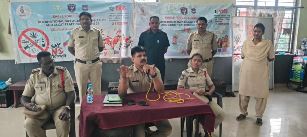 ఇల్లందును డ్రగ్స్ రహిత ప్రాంతంగా మార్చడమే లక్ష్యం: సీఐ తాటిపాముల సురేష్ గౌడ్