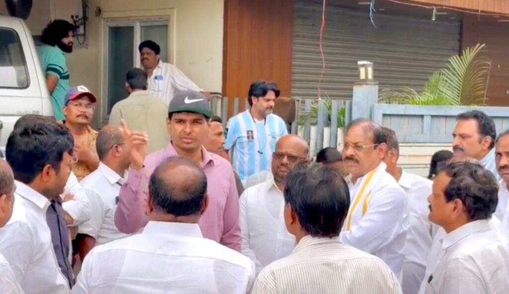 ప్రైమ్ ఏరియాలో ఇందిరమ్మ ఇళ్ల టవర్స్ నిర్మాణానికి ఏర్పాట్లు