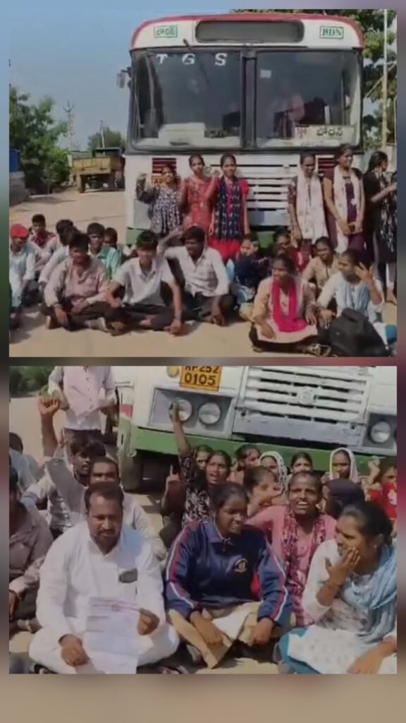 సాలూరలో అదనపు బస్సుల కోసం విద్యార్థుల రాస్తారోకో