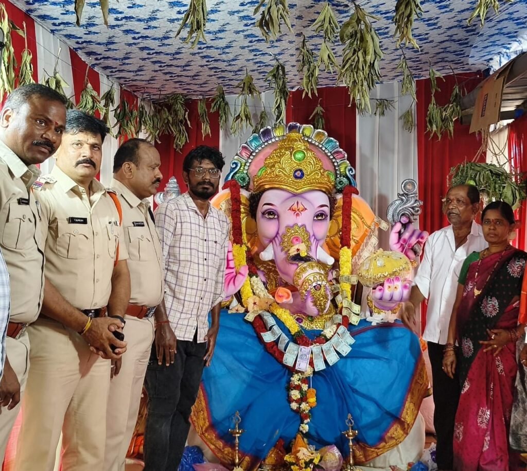 ఆసుపత్రి రోగులకు అన్నప్రసాద వితరణ.. సబ్ జైలు బస్తీలో ఆధ్యాత్మిక ఉత్సాహం