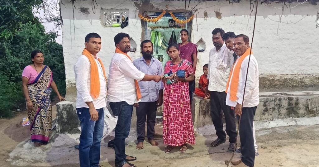 పసిపాప వైద్య ఖర్చులకు కోనేరు చారిటబుల్ ట్రస్ట్‌ ఆర్థిక సహాయం