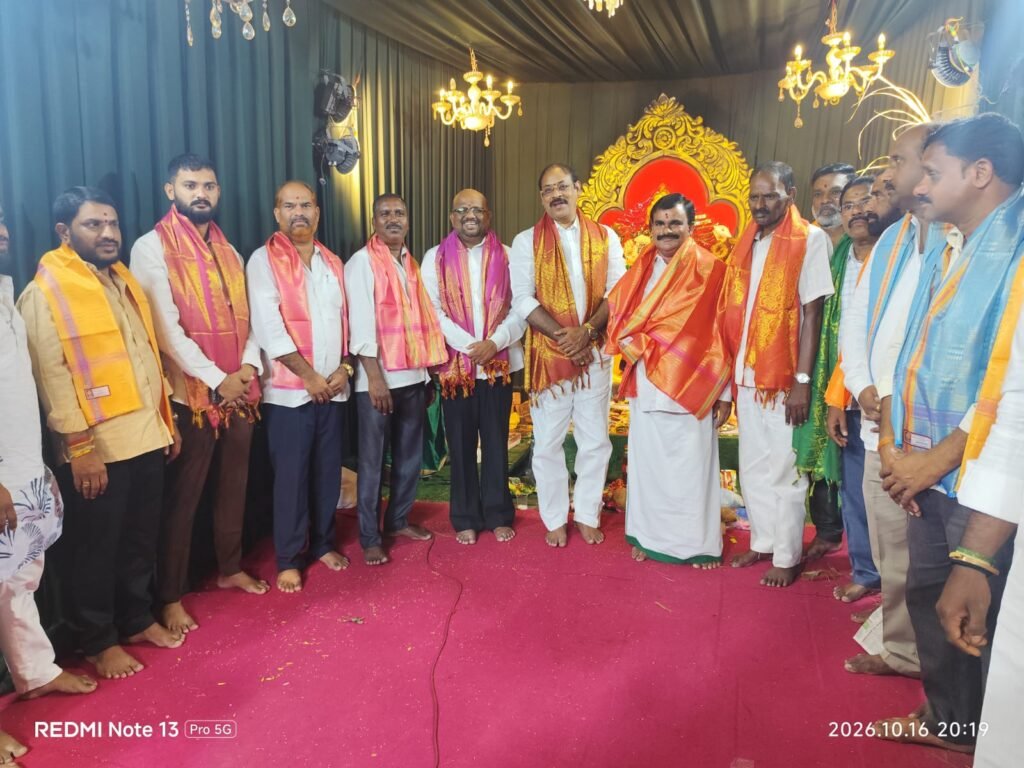 దేవి నవరాత్రి ఉత్సవాల్లో పాల్గొన్న బండి రమేష్ 