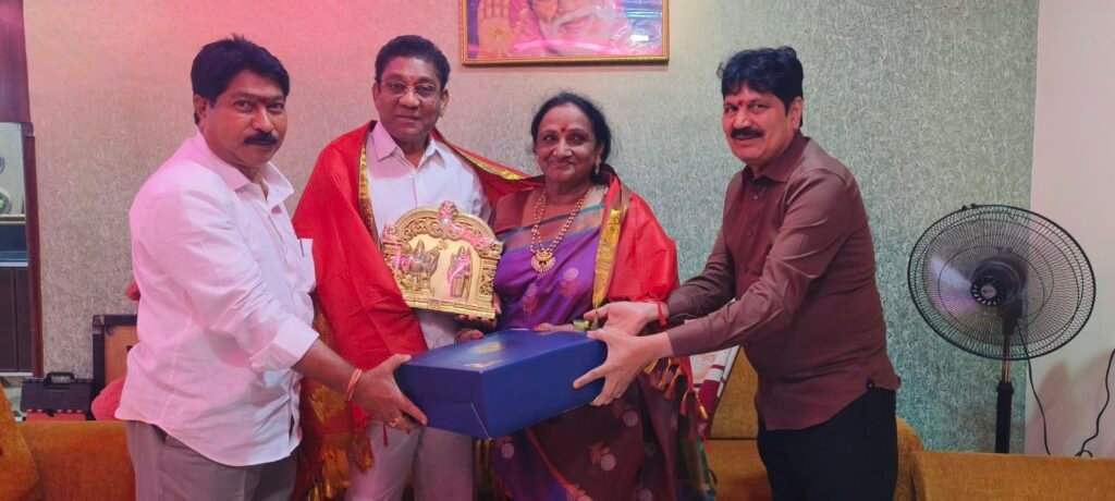 దసరా పర్వదినం సందర్భంగా రాష్ట్ర ఉపముఖ్యమంత్రి ఓఎస్‌డీ ఆవుల సత్యనారాయణ కి ఘన సత్కారం